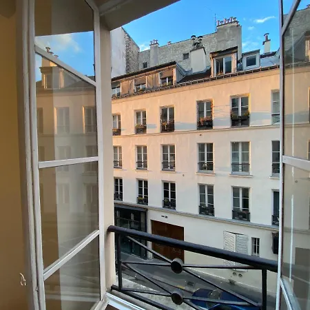 Cozy Apartment In The Heart Of Paris Διαμέρισμα Παρίσι