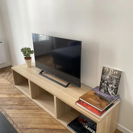 Cozy Apartment In The Heart Of Paris Παρίσι